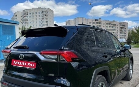 Toyota RAV4, 2020 год, 3 200 000 рублей, 6 фотография