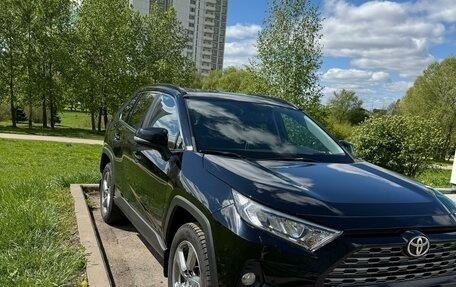 Toyota RAV4, 2020 год, 3 200 000 рублей, 7 фотография