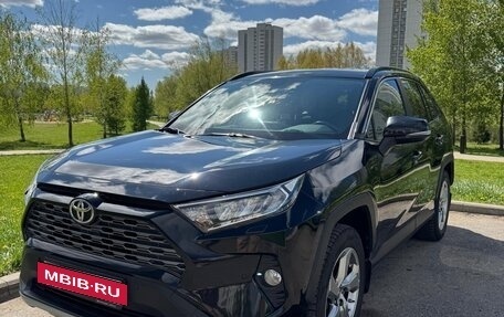 Toyota RAV4, 2020 год, 3 200 000 рублей, 8 фотография