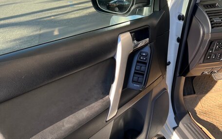 Toyota Land Cruiser Prado 150 рестайлинг 2, 2012 год, 3 600 000 рублей, 20 фотография
