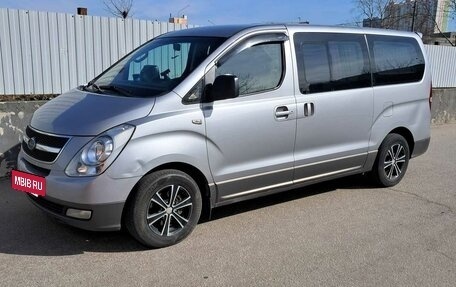 Hyundai Grand Starex Grand Starex I рестайлинг 2, 2011 год, 1 490 000 рублей, 2 фотография