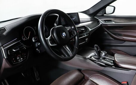 BMW 5 серия, 2018 год, 4 950 000 рублей, 15 фотография