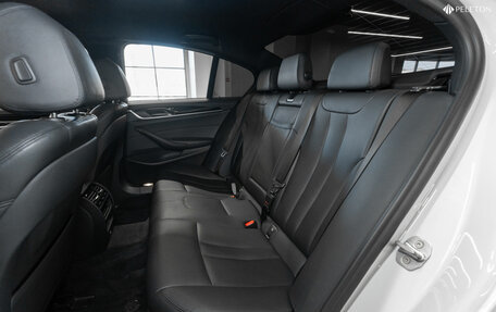 BMW 5 серия, 2019 год, 2 840 000 рублей, 13 фотография