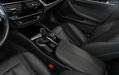 BMW 5 серия, 2019 год, 2 840 000 рублей, 17 фотография