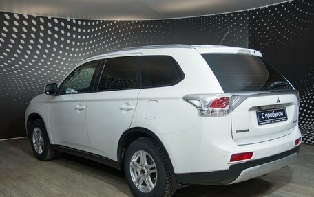 Mitsubishi Outlander III рестайлинг 3, 2014 год, 1 298 000 рублей, 3 фотография