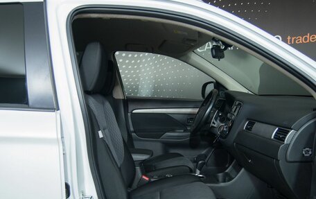Mitsubishi Outlander III рестайлинг 3, 2014 год, 1 298 000 рублей, 12 фотография