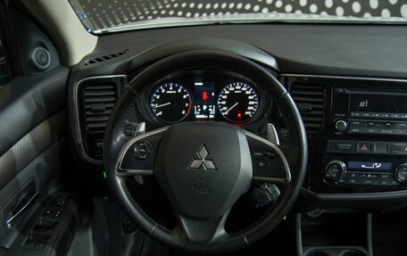Mitsubishi Outlander III рестайлинг 3, 2014 год, 1 298 000 рублей, 10 фотография