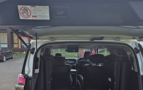 Toyota Vellfire II, 2018 год, 4 150 000 рублей, 6 фотография