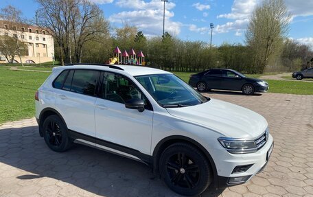 Volkswagen Tiguan II, 2019 год, 2 800 000 рублей, 3 фотография