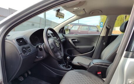 Volkswagen Polo VI (EU Market), 2013 год, 590 000 рублей, 2 фотография