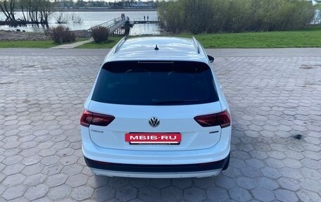 Volkswagen Tiguan II, 2019 год, 2 800 000 рублей, 6 фотография