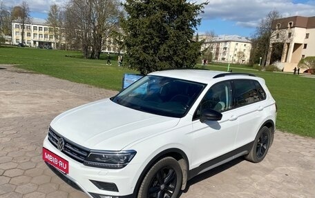 Volkswagen Tiguan II, 2019 год, 2 800 000 рублей, 2 фотография