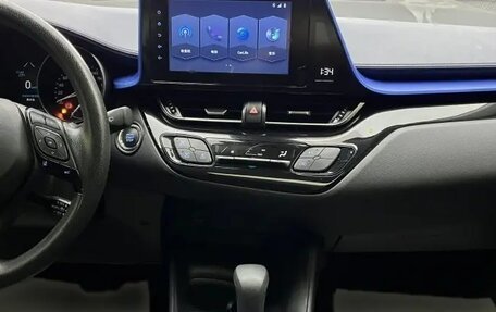 Toyota C-HR I рестайлинг, 2021 год, 1 530 000 рублей, 19 фотография