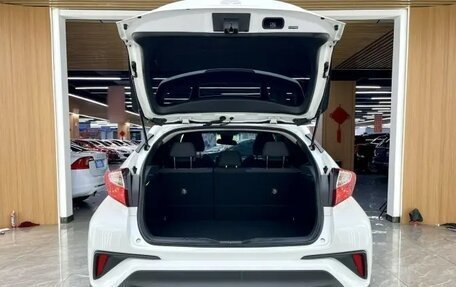 Toyota C-HR I рестайлинг, 2021 год, 1 530 000 рублей, 22 фотография
