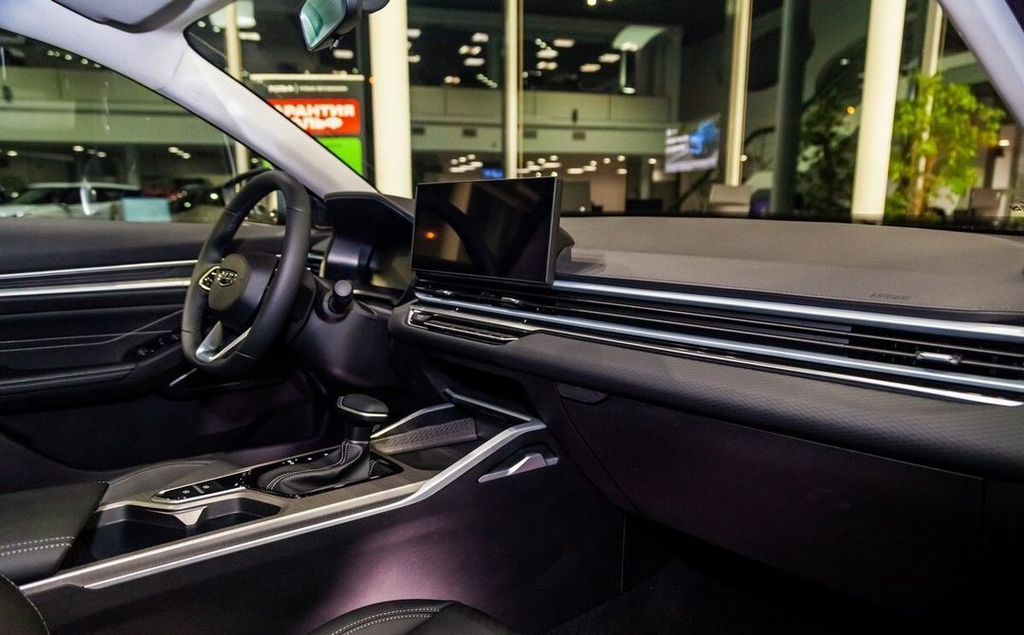 Geely Emgrand, 2024 год, 2 363 990 рублей, 8 фотография