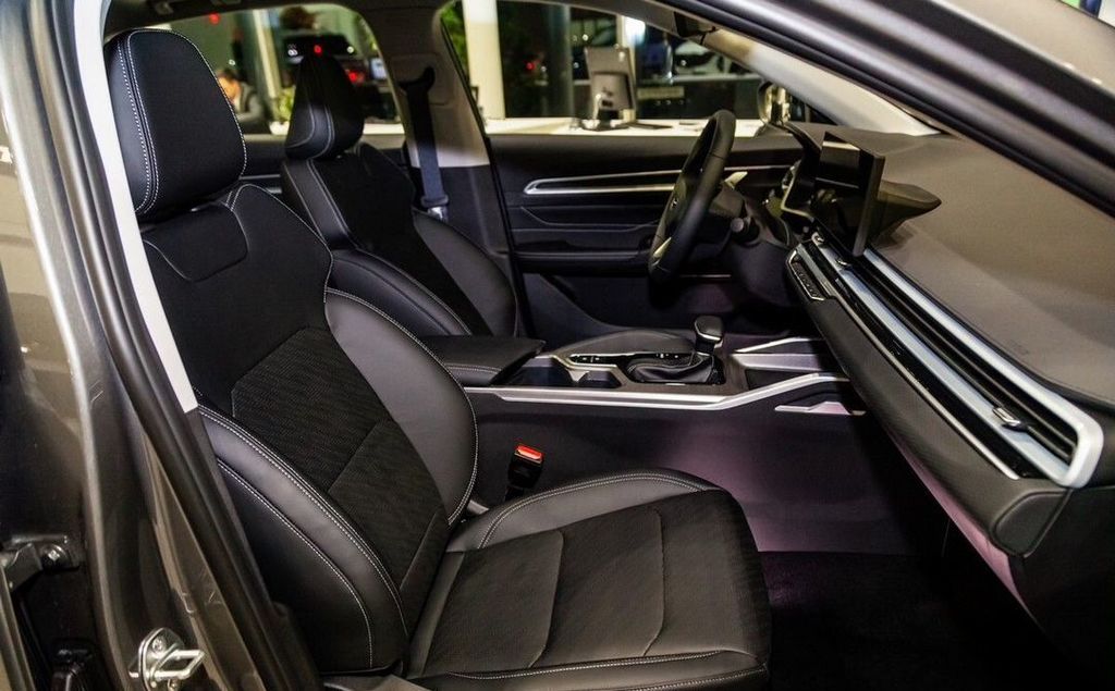 Geely Emgrand, 2024 год, 2 363 990 рублей, 9 фотография