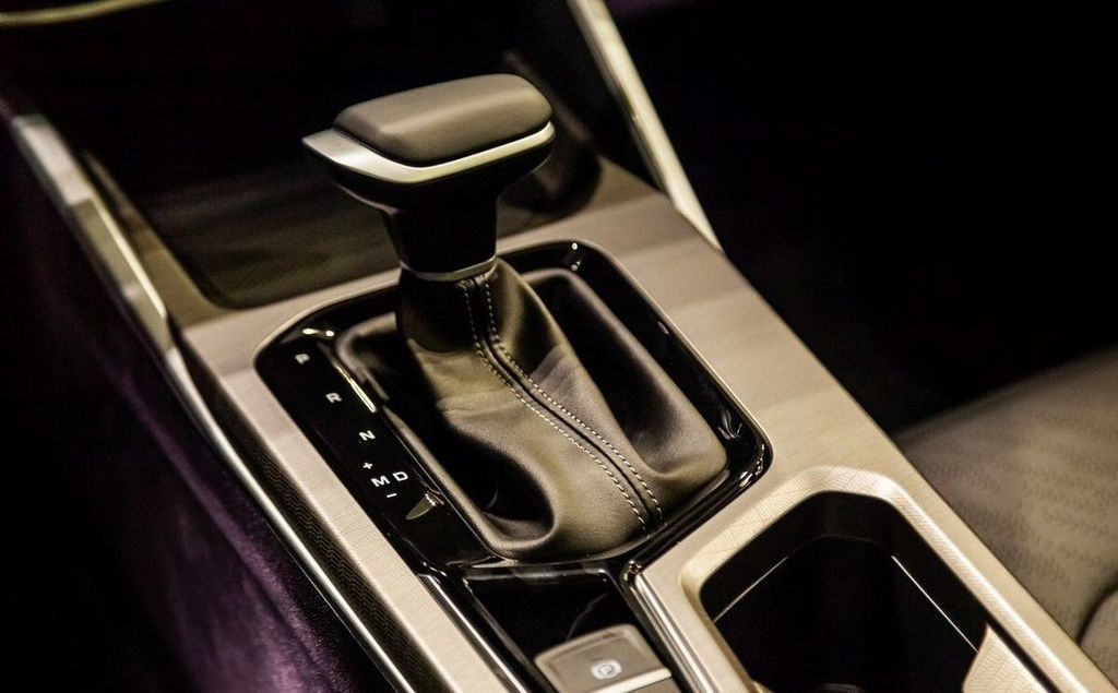 Geely Emgrand, 2024 год, 2 363 990 рублей, 17 фотография