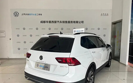 Volkswagen Tiguan II, 2022 год, 2 418 000 рублей, 3 фотография
