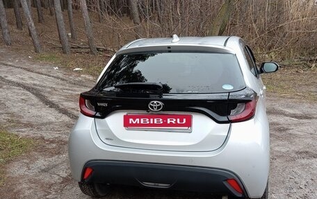 Toyota Yaris, 2020 год, 1 550 000 рублей, 2 фотография