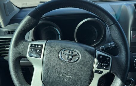 Toyota Land Cruiser Prado 150 рестайлинг 2, 2011 год, 2 650 000 рублей, 8 фотография