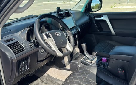 Toyota Land Cruiser Prado 150 рестайлинг 2, 2011 год, 2 650 000 рублей, 6 фотография