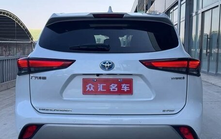 Toyota Highlander, 2022 год, 4 020 000 рублей, 6 фотография