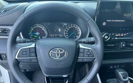 Toyota Highlander, 2022 год, 4 020 000 рублей, 7 фотография