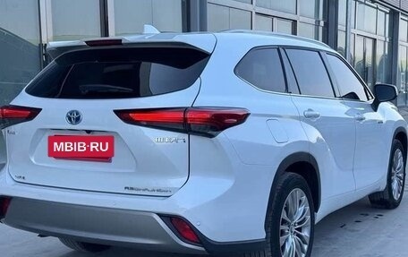 Toyota Highlander, 2022 год, 4 020 000 рублей, 4 фотография