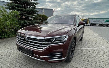 Volkswagen Touareg III, 2022 год, 6 400 000 рублей, 2 фотография