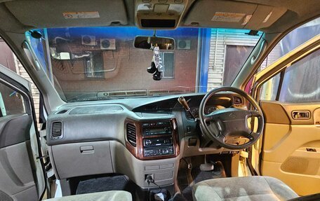 Nissan Elgrand I, 1997 год, 530 000 рублей, 17 фотография