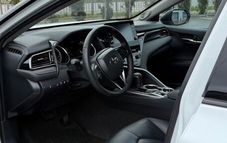 Toyota Camry, 2021 год, 3 390 000 рублей, 6 фотография