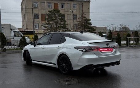 Toyota Camry, 2021 год, 3 390 000 рублей, 2 фотография