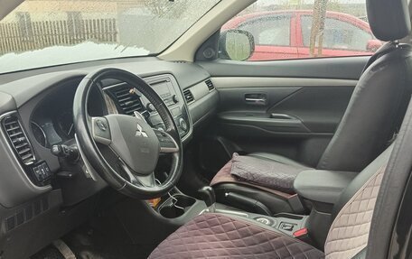 Mitsubishi Outlander III рестайлинг 3, 2013 год, 1 450 000 рублей, 5 фотография