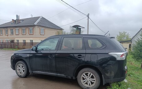 Mitsubishi Outlander III рестайлинг 3, 2013 год, 1 450 000 рублей, 4 фотография