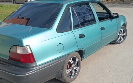Daewoo Nexia I рестайлинг, 1999 год, 200 000 рублей, 3 фотография