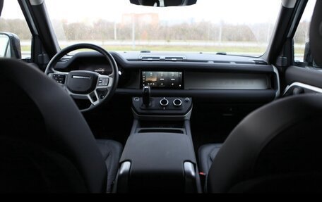 Land Rover Defender II, 2023 год, 9 000 000 рублей, 14 фотография