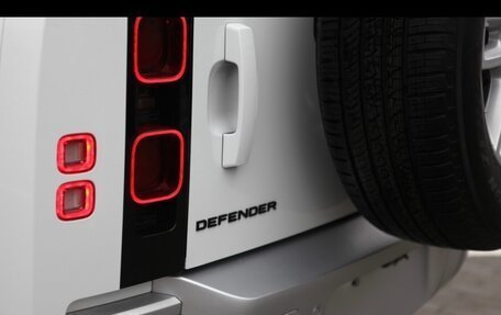 Land Rover Defender II, 2023 год, 9 000 000 рублей, 7 фотография