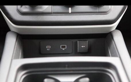 Land Rover Defender II, 2023 год, 9 000 000 рублей, 17 фотография