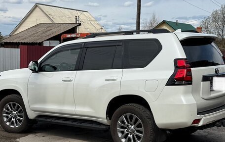 Toyota Land Cruiser Prado 150 рестайлинг 2, 2019 год, 4 850 000 рублей, 2 фотография