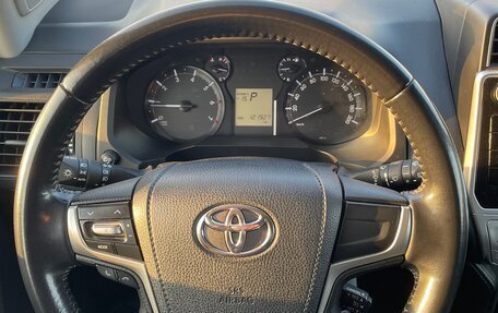 Toyota Land Cruiser Prado 150 рестайлинг 2, 2019 год, 4 850 000 рублей, 12 фотография