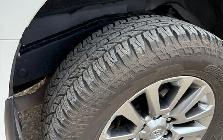 Toyota Land Cruiser Prado 150 рестайлинг 2, 2019 год, 4 850 000 рублей, 16 фотография