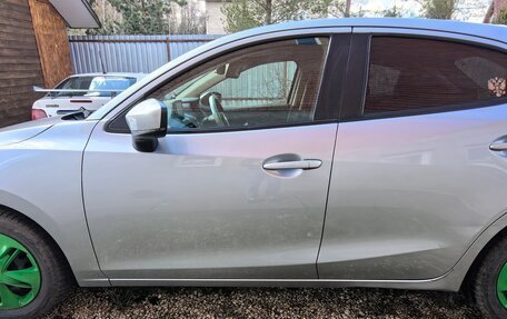 Mazda Demio IV, 2017 год, 1 300 000 рублей, 3 фотография