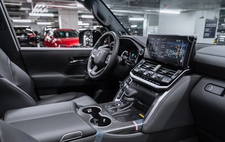 Toyota Land Cruiser, 2024 год, 12 950 000 рублей, 10 фотография