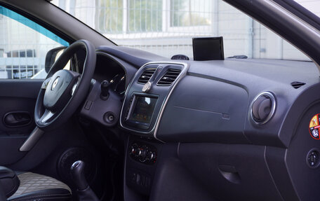 Renault Sandero II рестайлинг, 2018 год, 942 000 рублей, 18 фотография