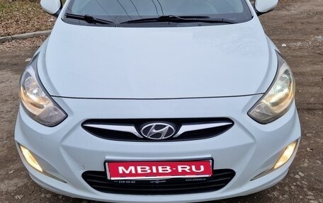 Hyundai Solaris II рестайлинг, 2012 год, 850 000 рублей, 1 фотография