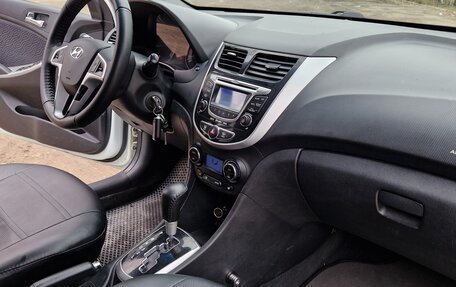 Hyundai Solaris II рестайлинг, 2012 год, 850 000 рублей, 6 фотография