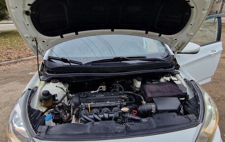 Hyundai Solaris II рестайлинг, 2012 год, 850 000 рублей, 8 фотография