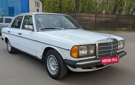 Mercedes-Benz W123, 1982 год, 700 000 рублей, 3 фотография