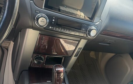 Toyota Land Cruiser Prado 150 рестайлинг 2, 2010 год, 2 549 000 рублей, 12 фотография