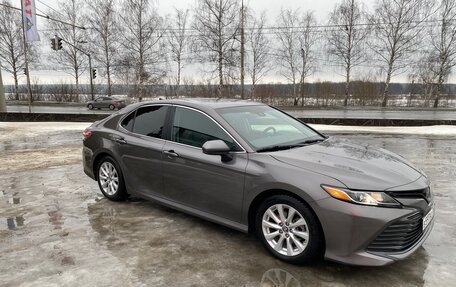 Toyota Camry, 2019 год, 2 299 000 рублей, 4 фотография